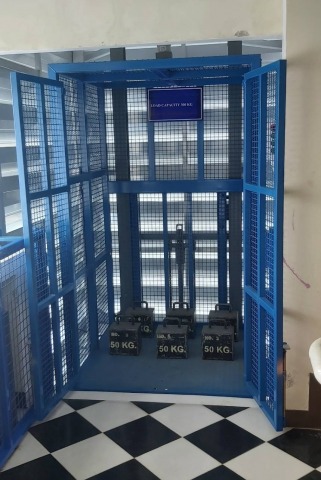 รัสร้างลิฟท์ไฮดรอลิค