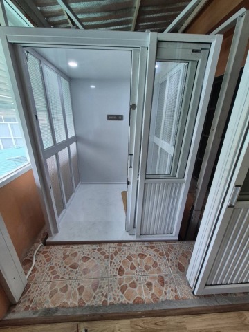 ลิฟท์ไฮดรอลิคโดยสาร