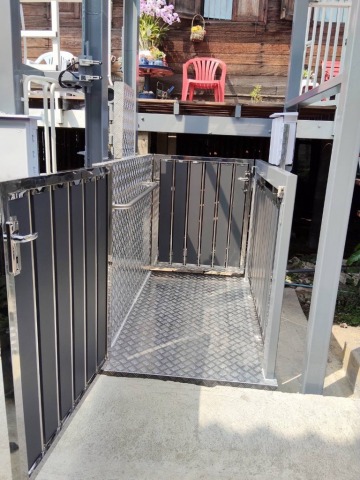 ติดตั้งลิฟท์สําหรับผู้สูงอายุสําหรับรถวีลแชร์